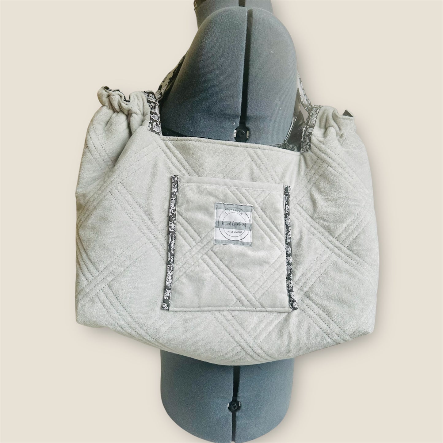 Grand sac strength & dignity