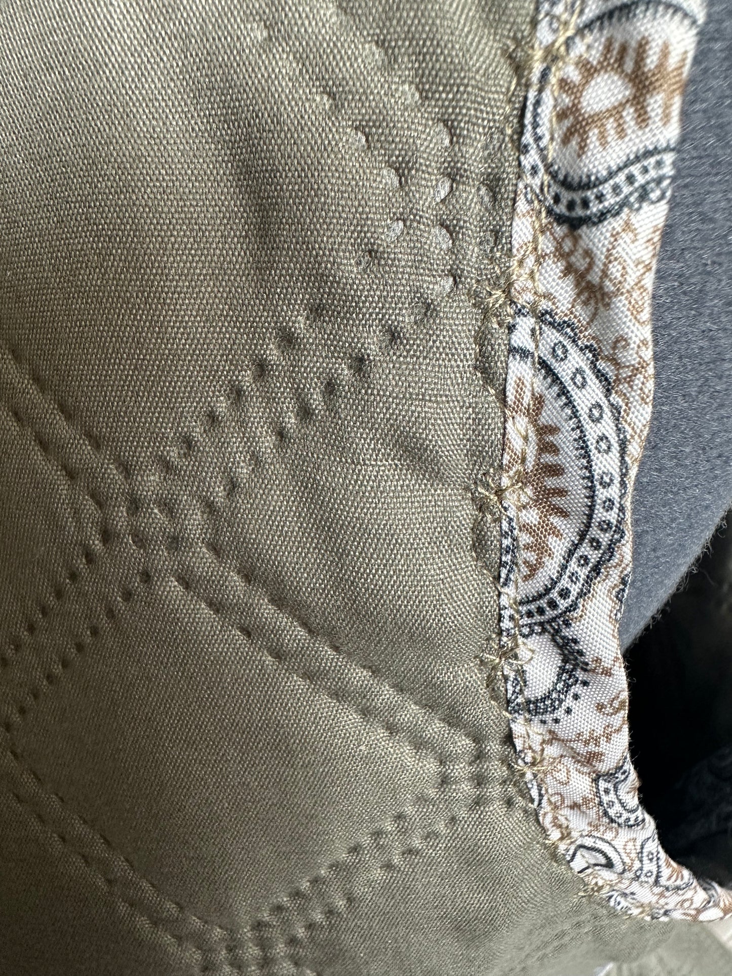 Veste sans manches Léa, coupe péplum